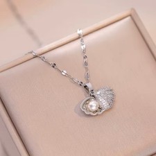 Seashell Necklace with Pearl
