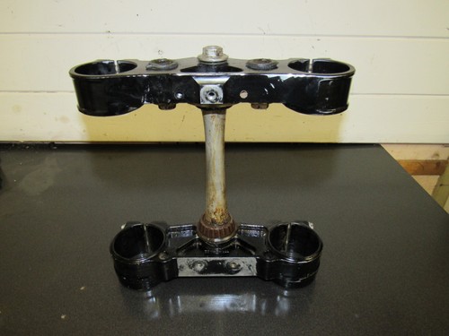 Tripple clamps tree yokes - tripple, to