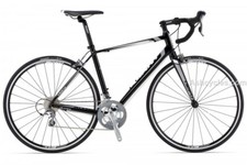 NEW GIANT DEFY 2 ROADBIKE. BLACK .CARBON FORKS. 20 SPEED 700C WHEELS. DROP BARS
