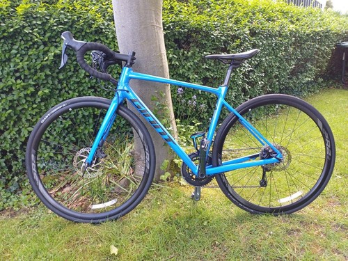 Giant contend 2022 medium - sl,