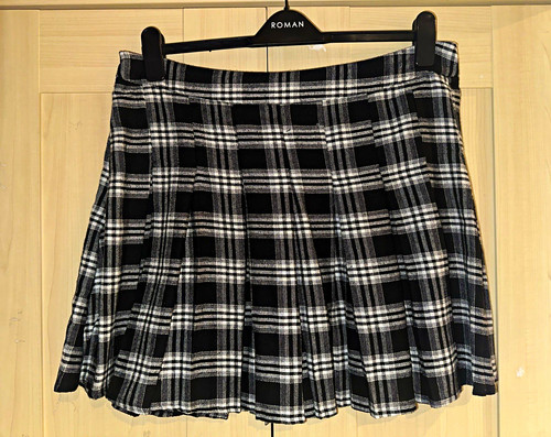 Shein black white plaid - black,