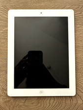 Apple iPad 3rd Gen. 32GB, Wi-Fi, 9.7in White + Bundle