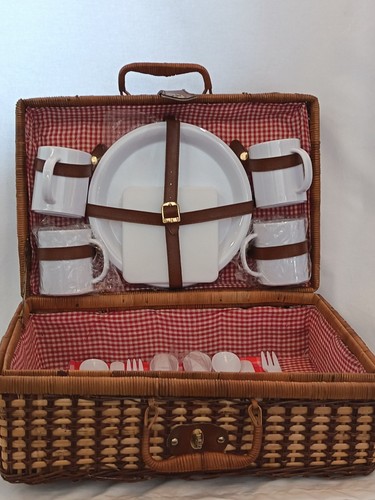 Complete picnic basket with - picnic,
