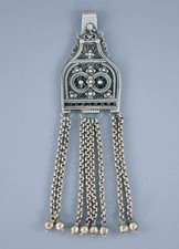 VINTAGE INDIAN WHITE METAL FILIGREE DECORATIVE HEAD JEWELLERY PIECE