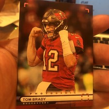 Tom Brady Pink Photogenic 2022 Panini Chronicles #PH-25 Tampa Bay Buccaneers