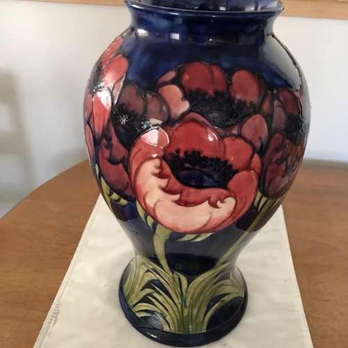 Moorcroft pottery large - large, poppy