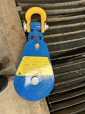 Yoke 20 Tonne Snatch Block With Shackle 