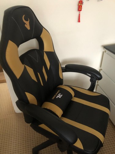 Gaming chair with foot rest