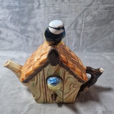 The Teapottery Tea Pot. Engla. Blue tits exploring a nesting box. Never Used Tp3