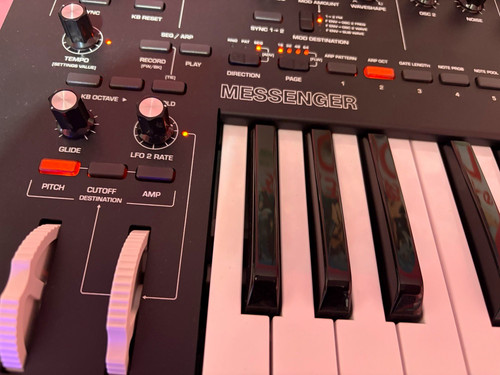 Moog messenger analogue key - messenger, 32-key