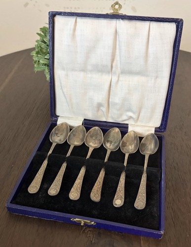 Antique boxed set silver - set,