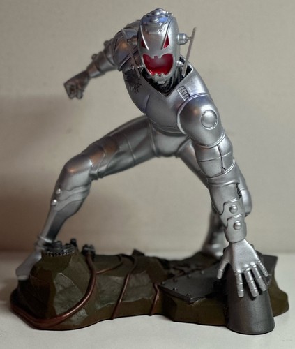 Ultron rare marvel ltd - ultron, resin