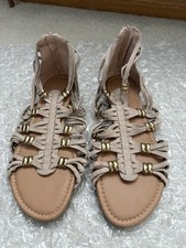 Peacocks Gladiator Style