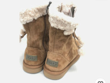UGG Australia Plumdale Cuff Short Chestnut Dusk Boot 1102933 Pom pom size 6