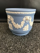 Wedgwood blue jasperware planter in excellent condition