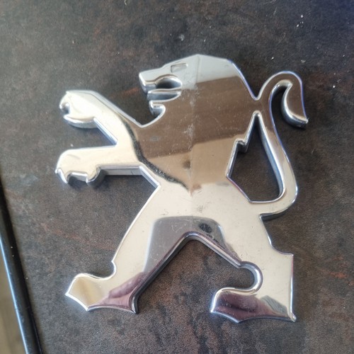 Peugeot badge lion - peugeot, emblem