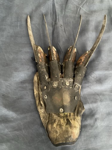 Freddy krueger glove con - freddy,