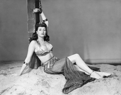 Yvonne carlo slave - de, girl]