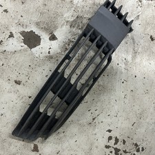 Volkswagen Passat B5.5 OSF Right Front Grille 3B0853666H