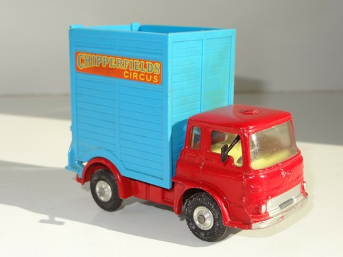 Corgi 503 chipperfields - 503,