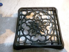 LE CREUSET BLACK TRIVET