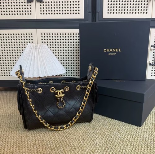 Chanel caviar quilted chain - chanel,