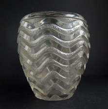 A RENÉ LALIQUE MEANDRES CLEAR AND FROSTED GLASS VASE, 1934, SIGNED