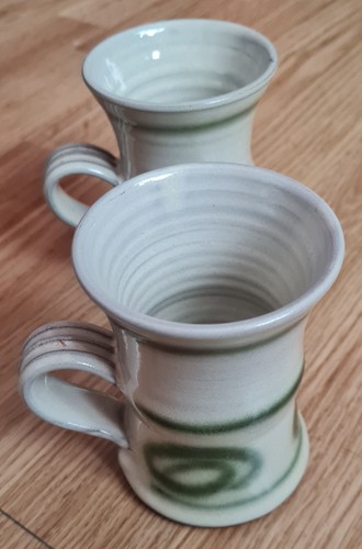 North devon pottery mugs - x,