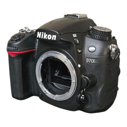 Nikon d7000 dslr camera body - nikon,