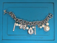 Ladies watch bangle, working, new battery. A lot of watch, little money. Quartz.