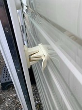 Cream Door Clip For Static