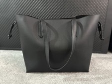 Black Handbag 