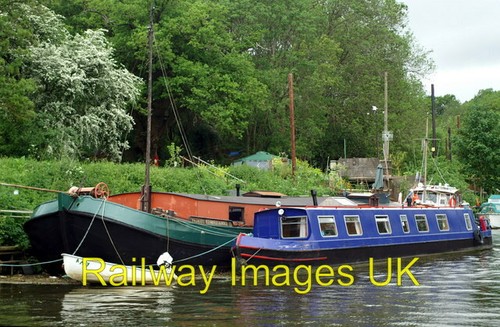 Photo canal moorings above - -,