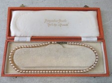 Vintage Pompadour Simulated Pearl Necklace in Original Pearls for a Princess Box