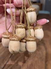CHRISTMAS DECORATIONS 10 WOODEN HANGING ACORNS BAUBLES ORNAMENTS