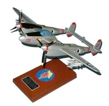 USAAF Lockheed P-38 Lightning Pudgy Tom McGuire Desk WW2 Model 1/32 SC Airplane