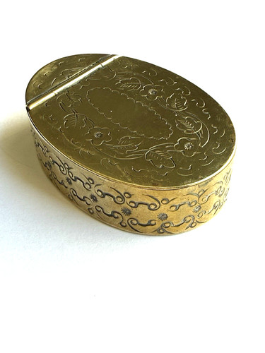 Vintage brass snuff box - snuff, with