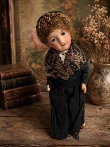 Tiny antique french sfbj 301 - tiny,