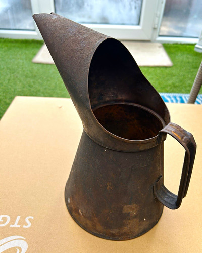 Vintage metal car oil - metal, pourer