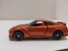 Tomica Nissan Skyline GT-R R35 Takara Tomy 1/62 scale