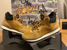 Mens Nike MD Runner 2 Mid Premium Honey walking boots UK 10.5 ?