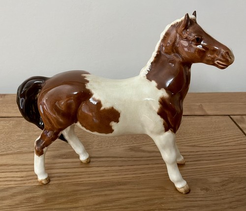 Early beswick girl skewbald - beswick,