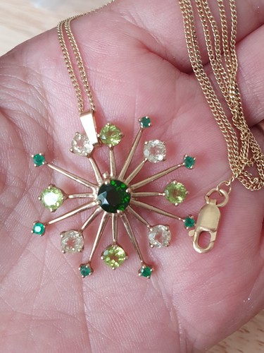 9ct gold large pendant - 9ct,