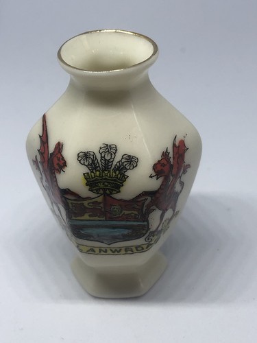 Crested ware vase souvenir - ware,