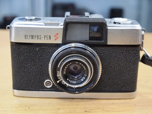 Olympus pen 35mm half frame - half,