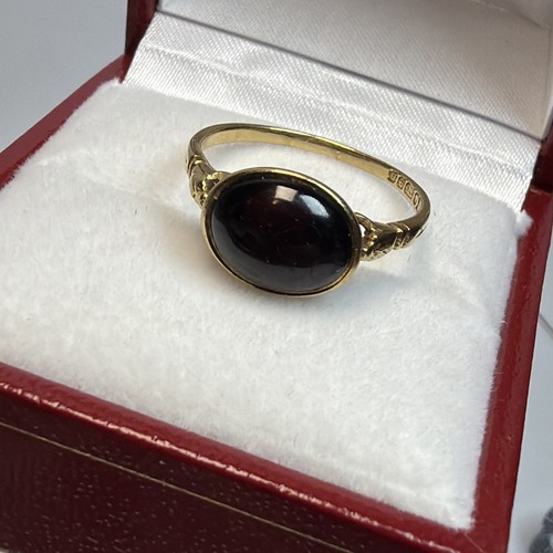 9ct gold garnet ring - garnet, g