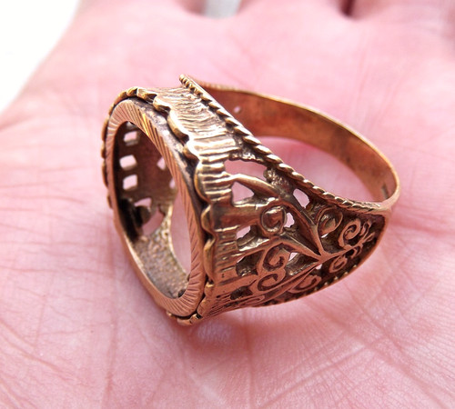 9ct gold half - 9ct,