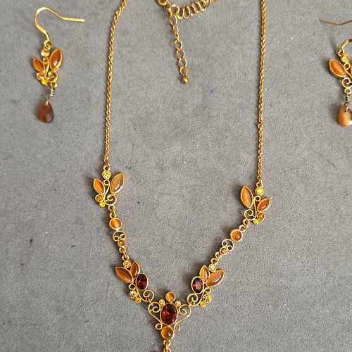 Gold tone metal necklace - necklace, &