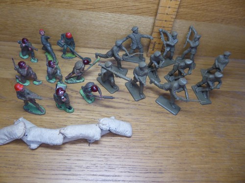 Vintage 1960s plastic soldiers - 1960s,