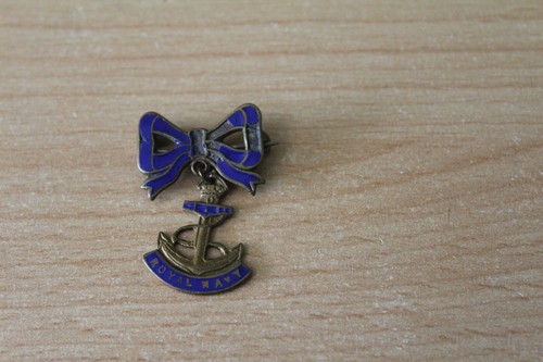 Royal navy sweetheart brooch - navy,
